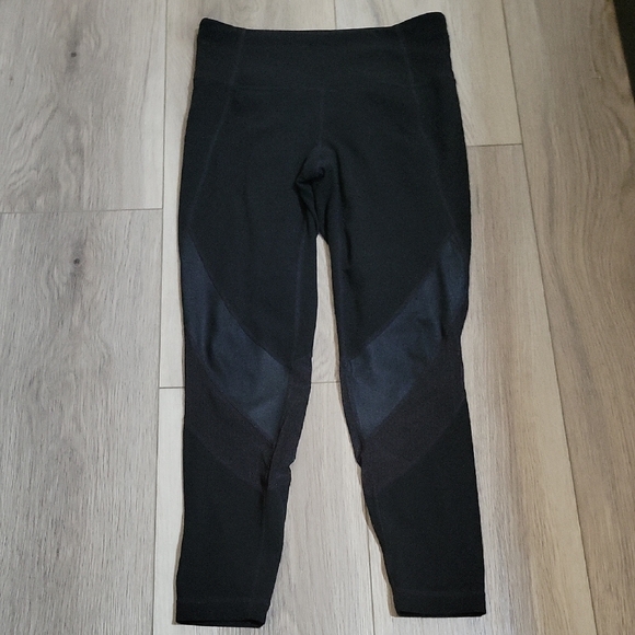 Athleta Shine Salutation 7/8 Mesh Black Leggings Size Small - Picture 2 of 4